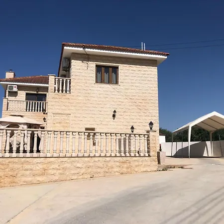 On Hill With Swimming Pool, أيا نابا
