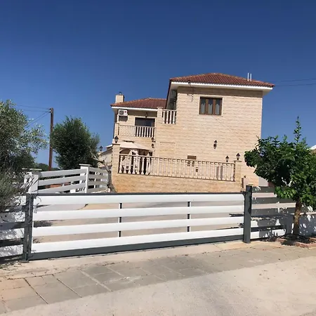 فيلة On Hill With Swimming Pool, أيا نابا