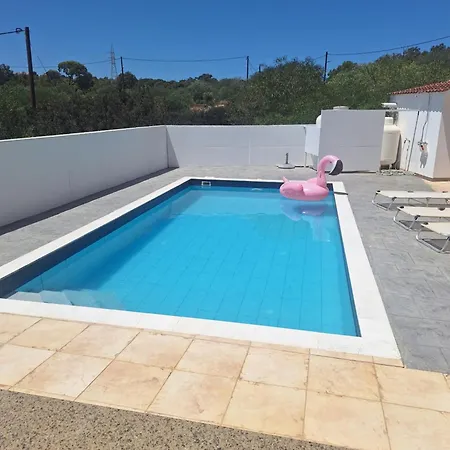 فيلة On Hill With Swimming Pool, *